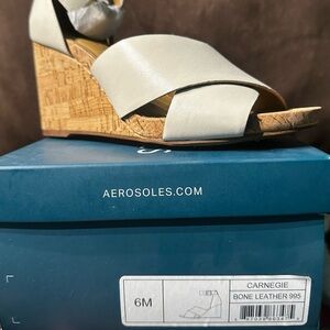 Aerosoles Carnegie bone leather brand new